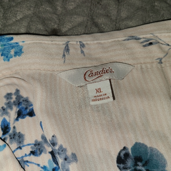 Candies button up top - Picture 2 of 2